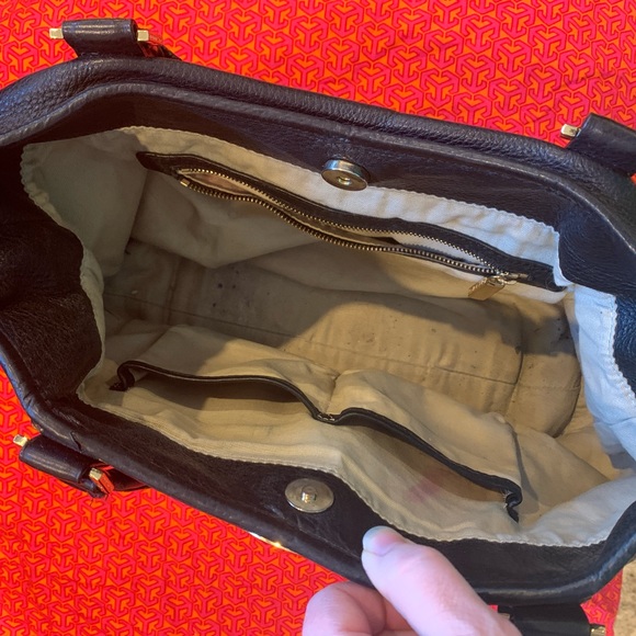 Tory Burch Amanda Handbag - Picture 6 of 8